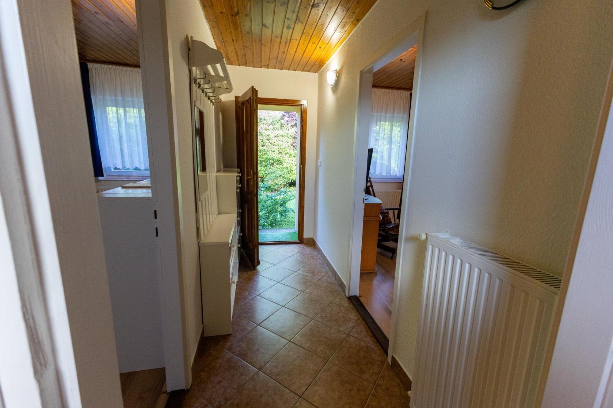 Kismokus Apartman Eger Exterior photo