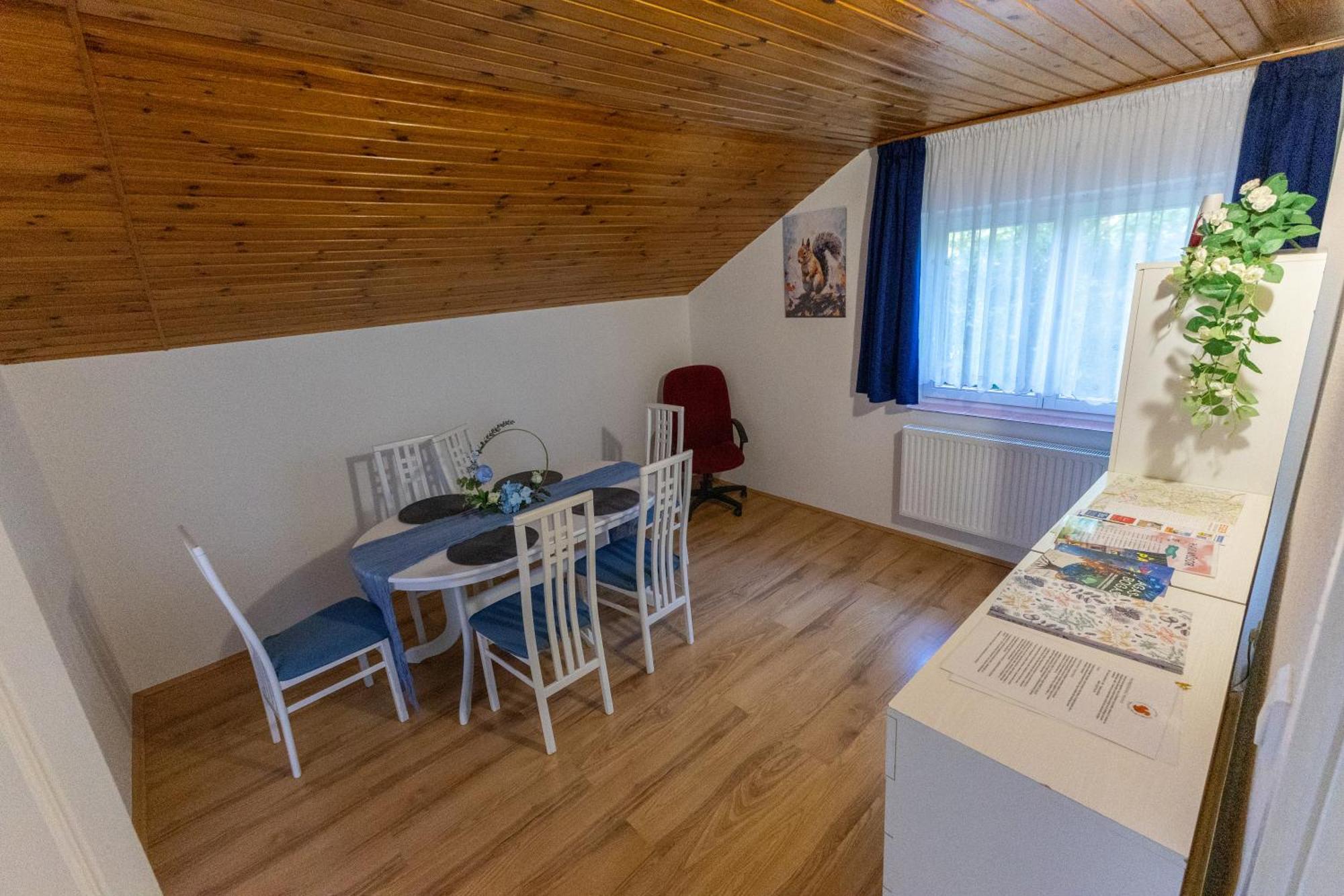Kismokus Apartman Eger Exterior photo