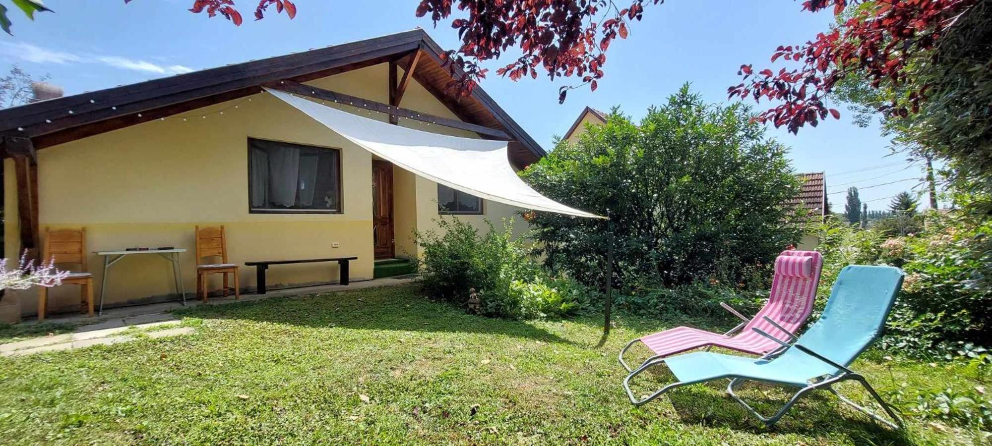 Kismokus Apartman Eger Exterior photo